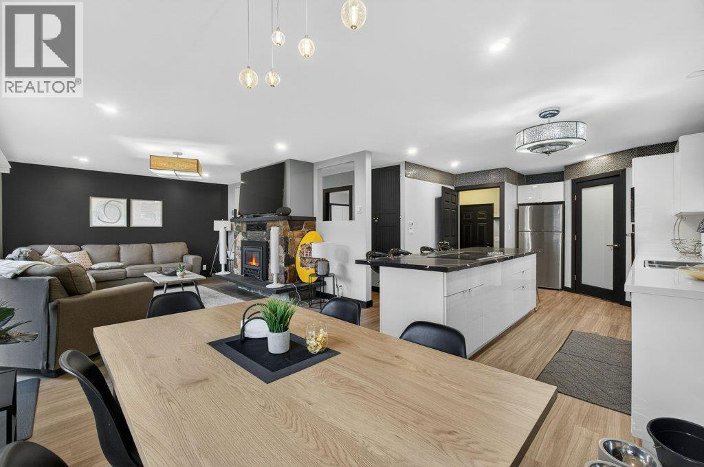 2622 Blind Bay Road, Blind Bay