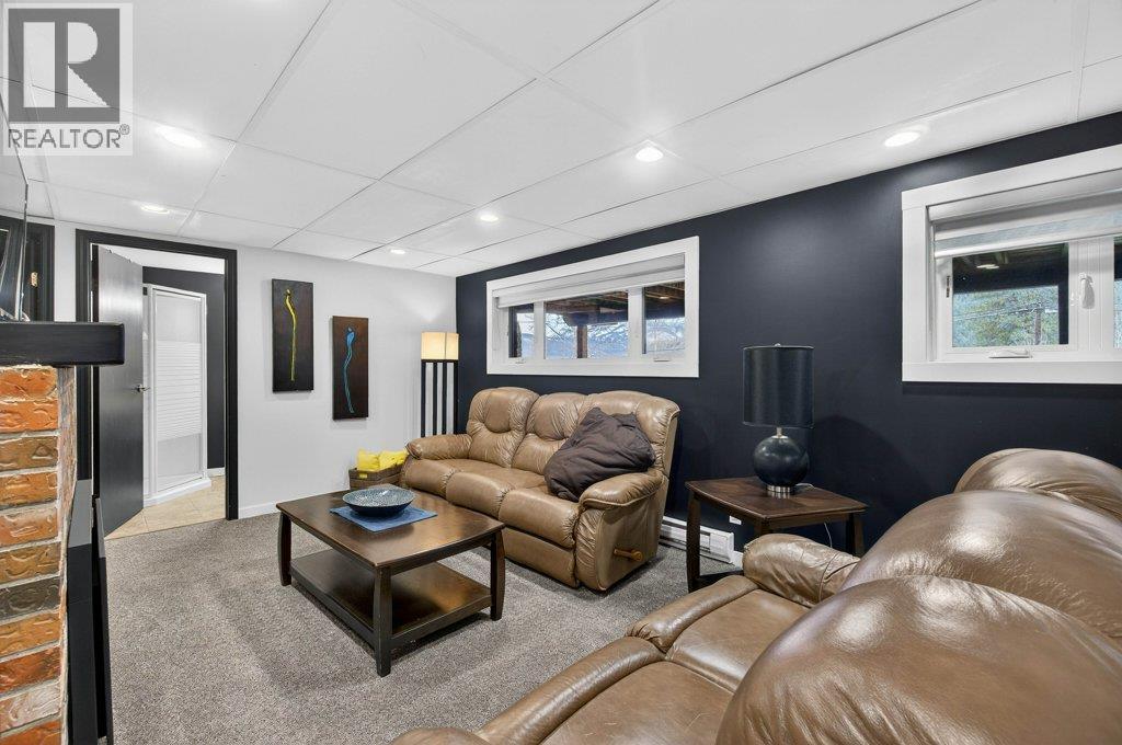 2622 Blind Bay Road, Blind Bay