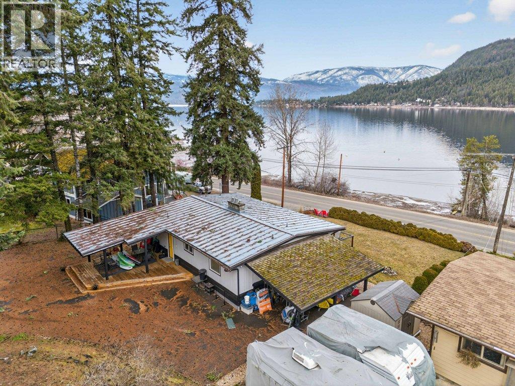 2622 Blind Bay Road, Blind Bay