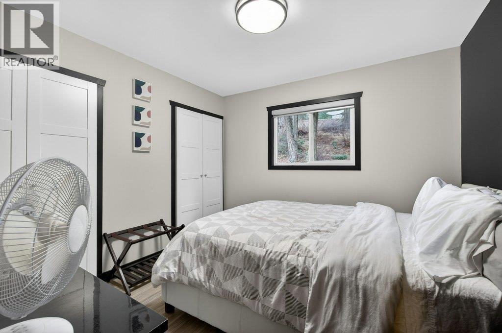 2622 Blind Bay Road, Blind Bay