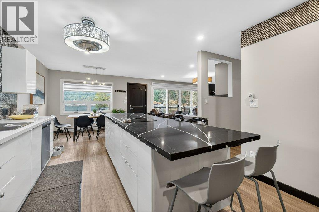 2622 Blind Bay Road, Blind Bay