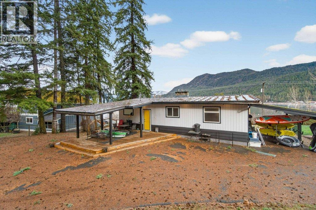 2622 Blind Bay Road, Blind Bay