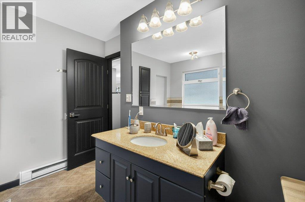 2622 Blind Bay Road, Blind Bay