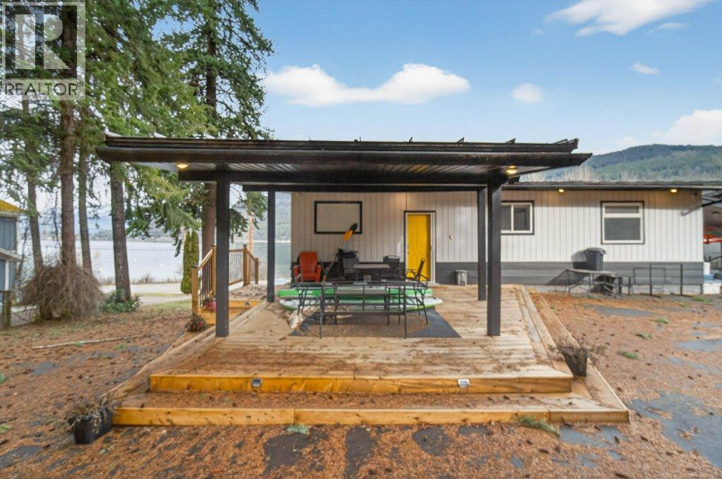 2622 Blind Bay Road, Blind Bay