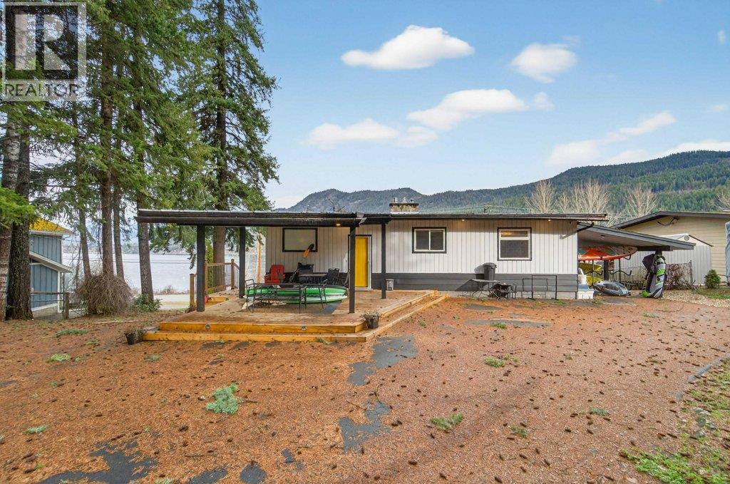 2622 Blind Bay Road, Blind Bay