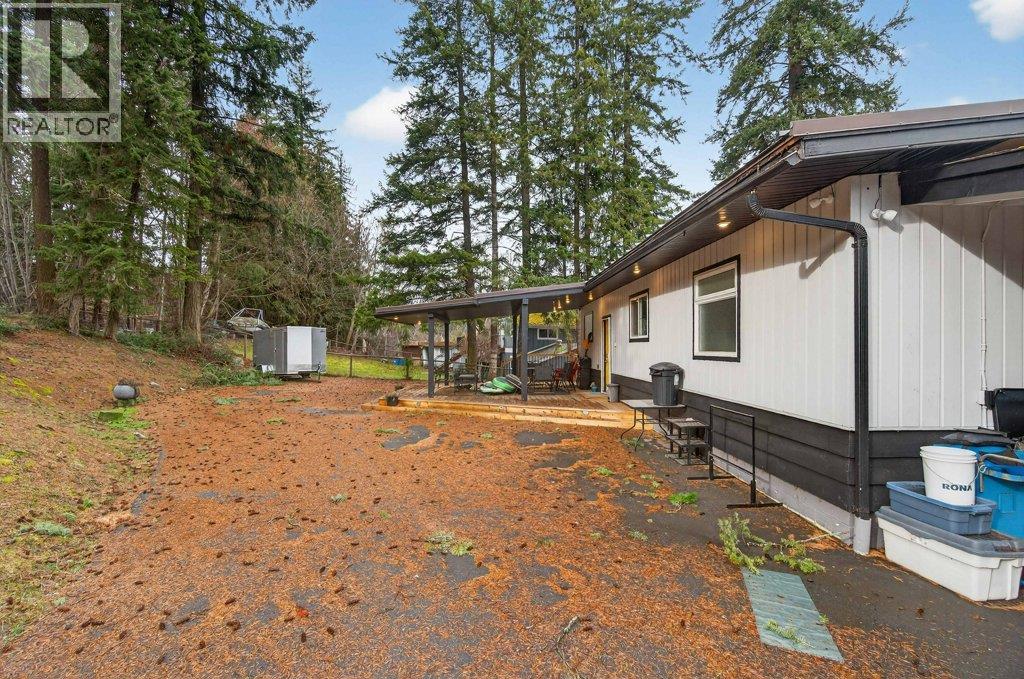 2622 Blind Bay Road, Blind Bay