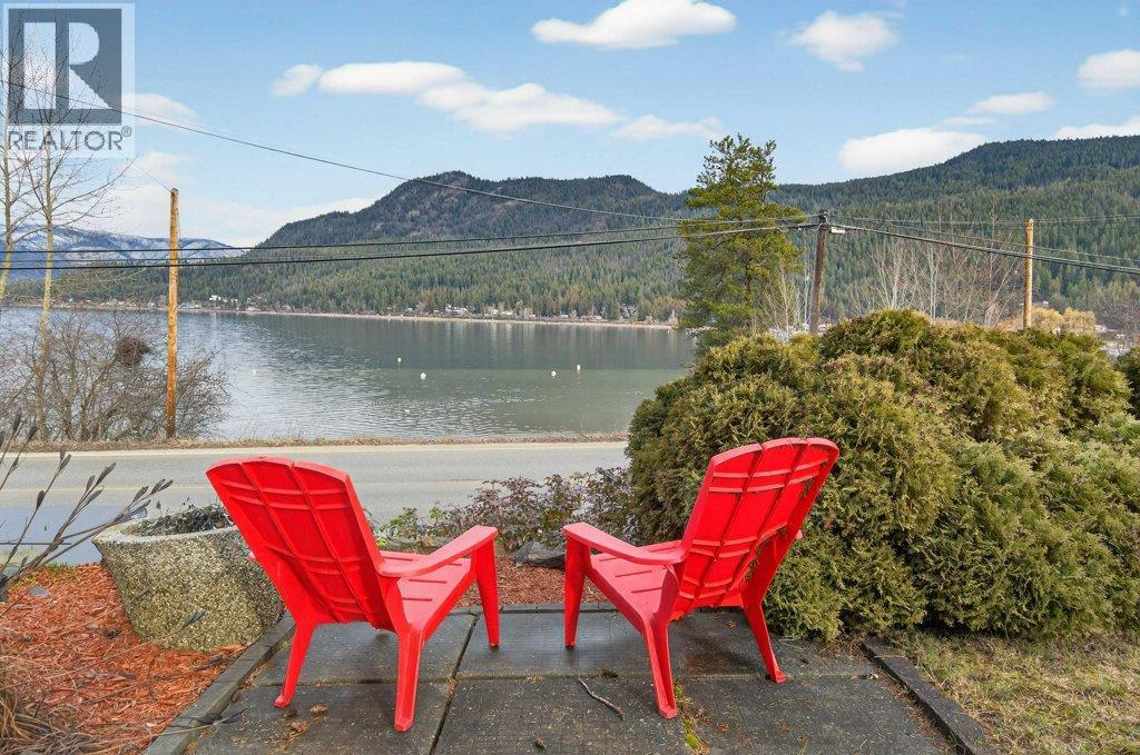 2622 Blind Bay Road, Blind Bay