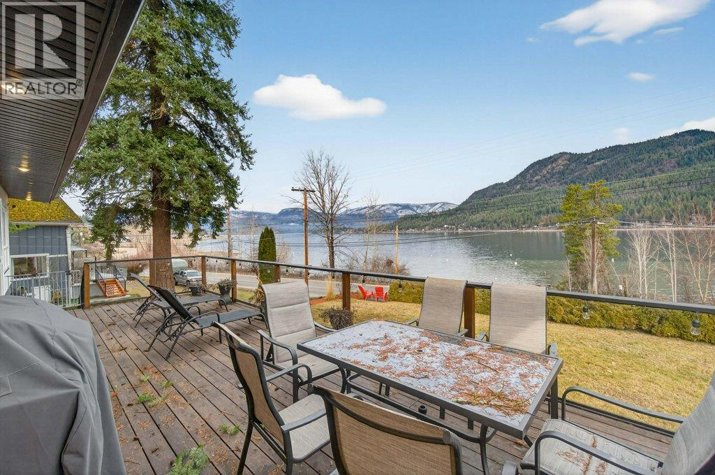 2622 Blind Bay Road, Blind Bay