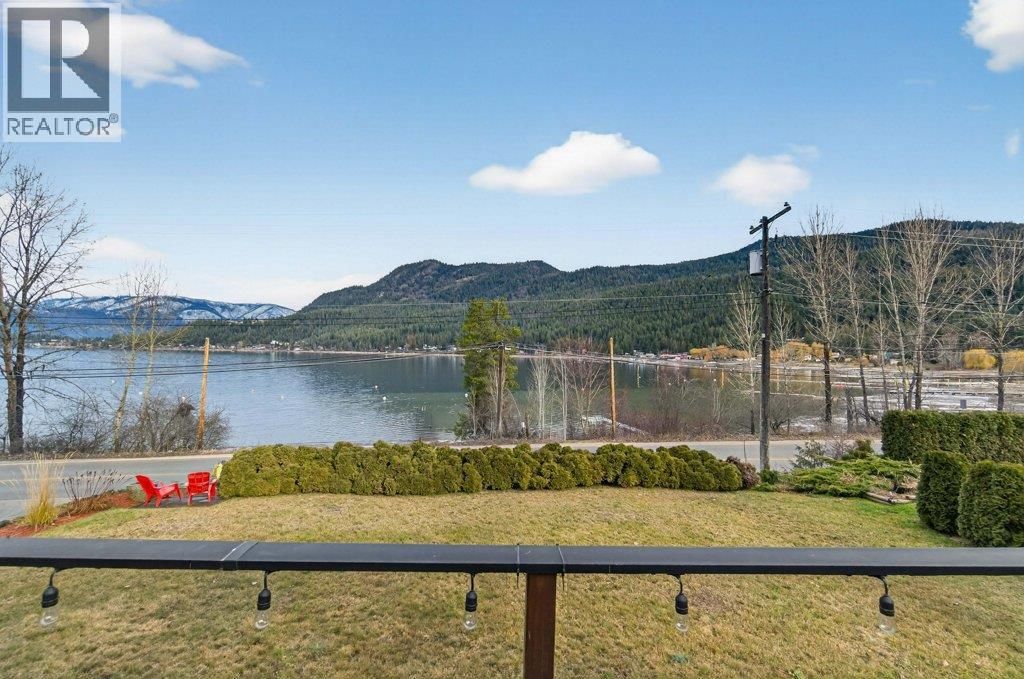 2622 Blind Bay Road, Blind Bay