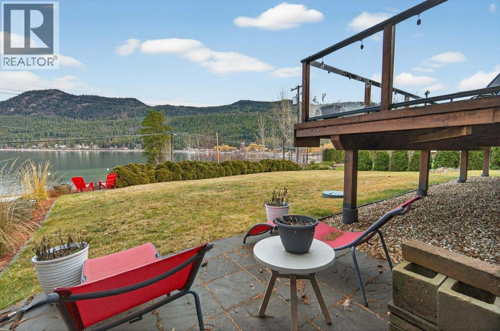 2622 Blind Bay Road, Blind Bay