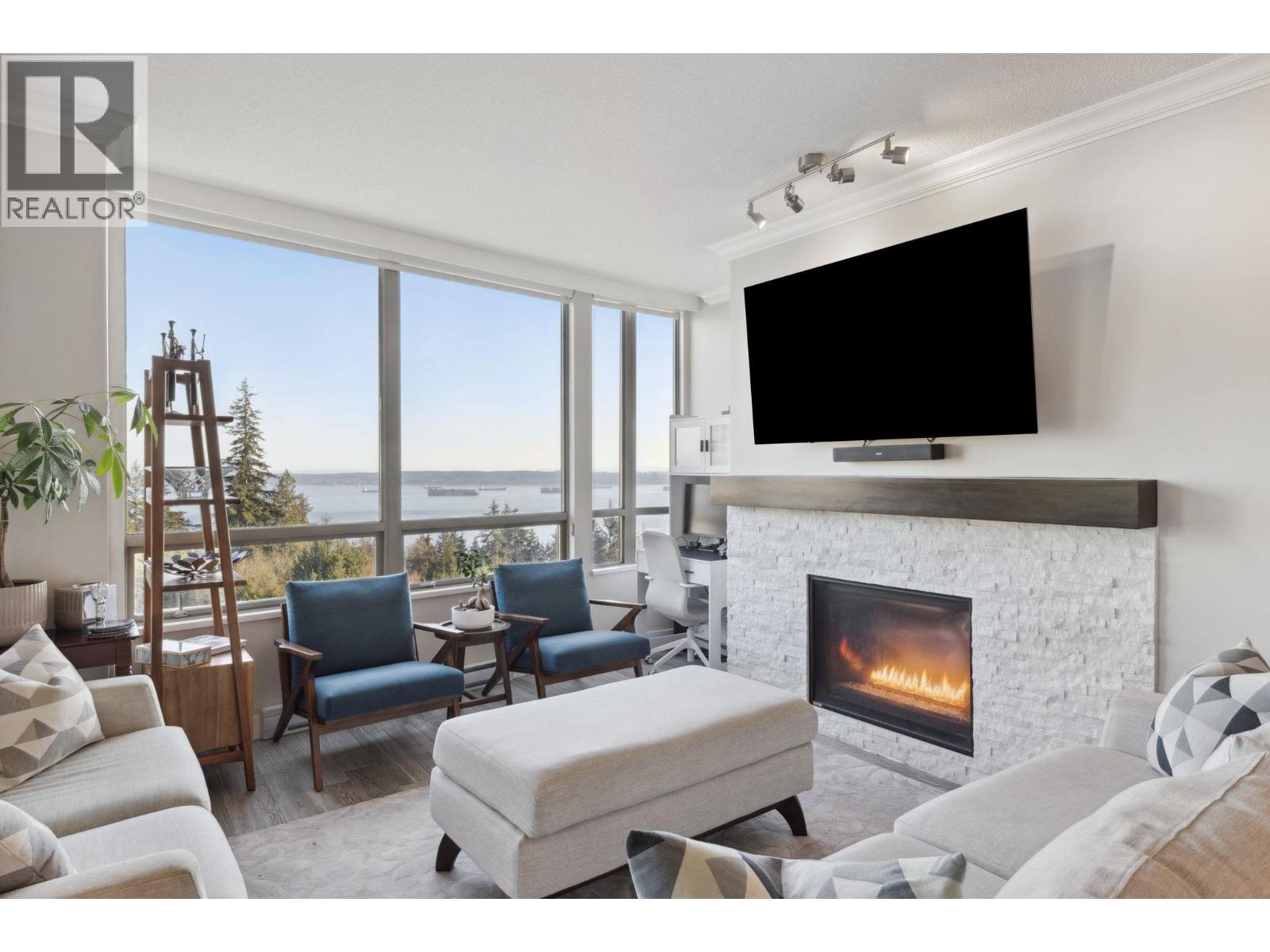 302 3131 DEER RIDGE DRIVE, West Vancouver