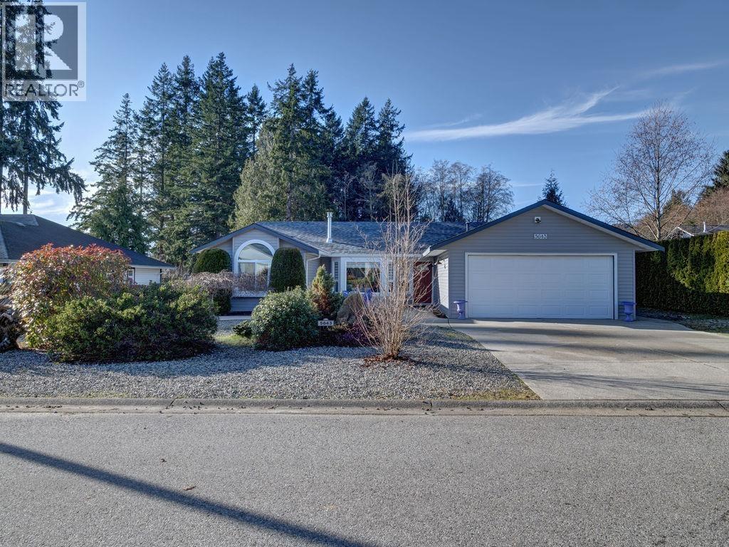 5643 CURTIS PLACE, Sechelt