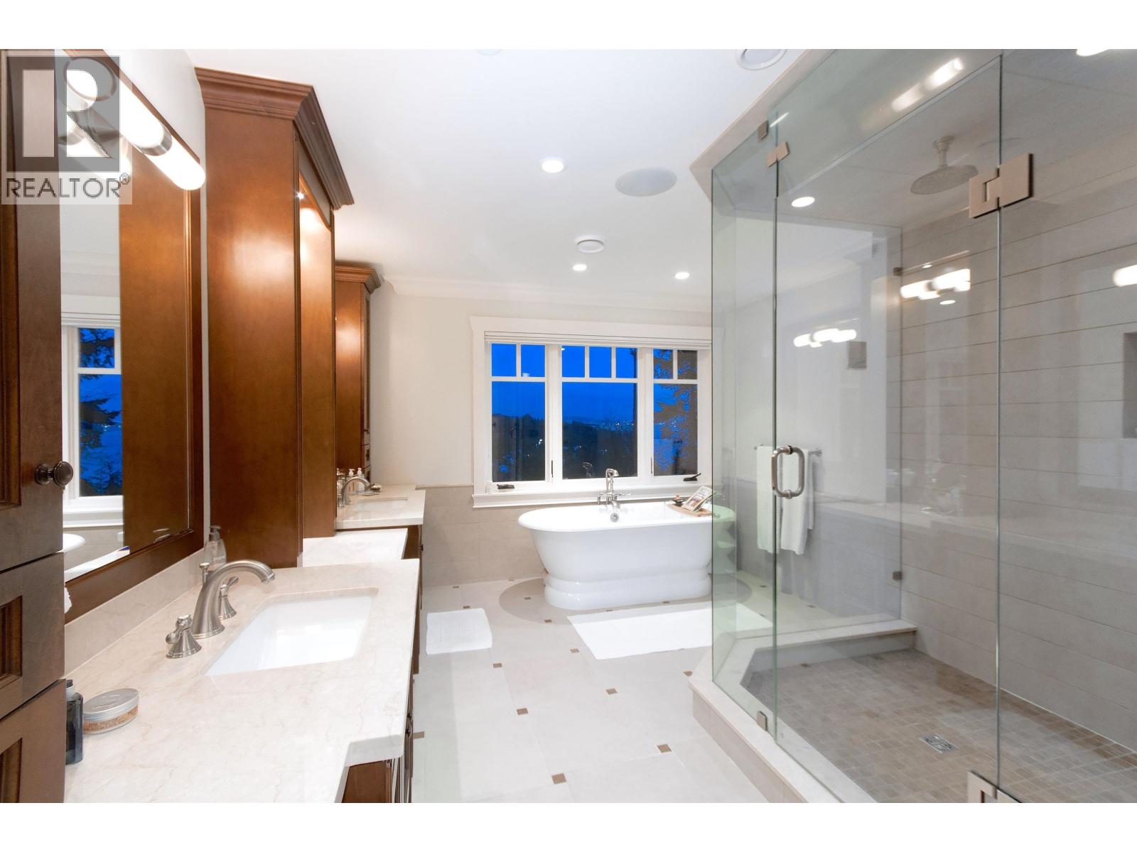 460 WESTHOLME ROAD, West Vancouver