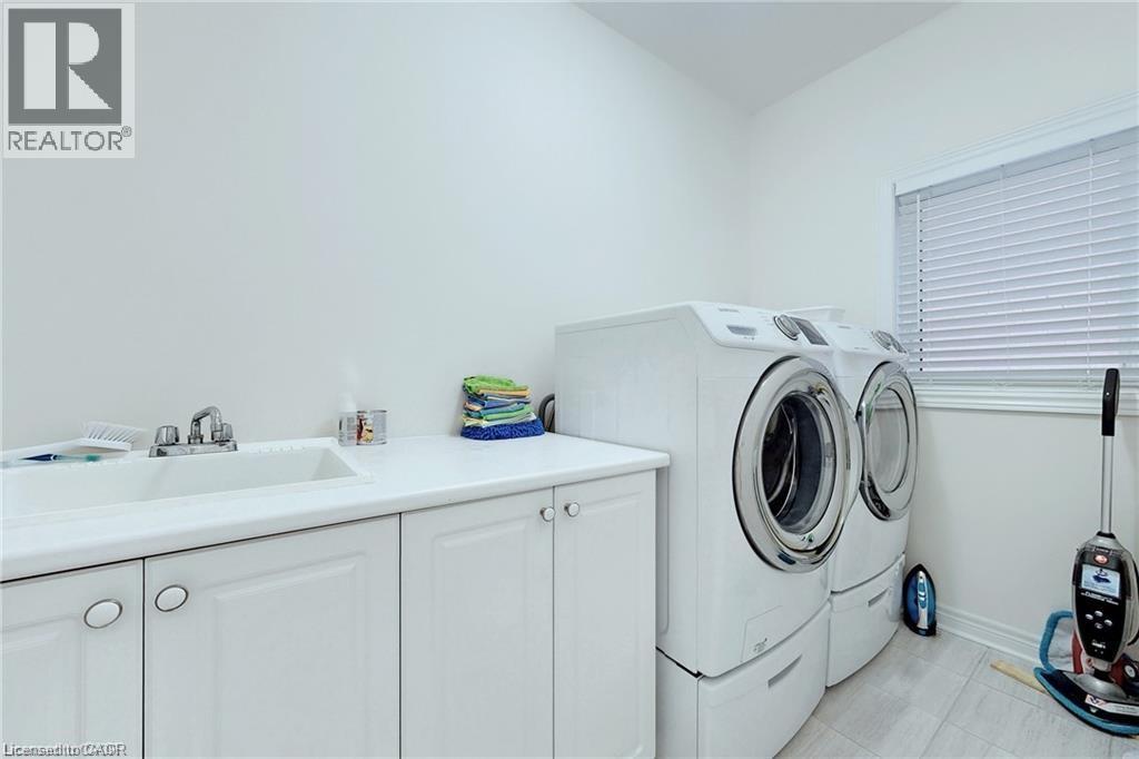 216 HARCOURT CRESCENT - 20