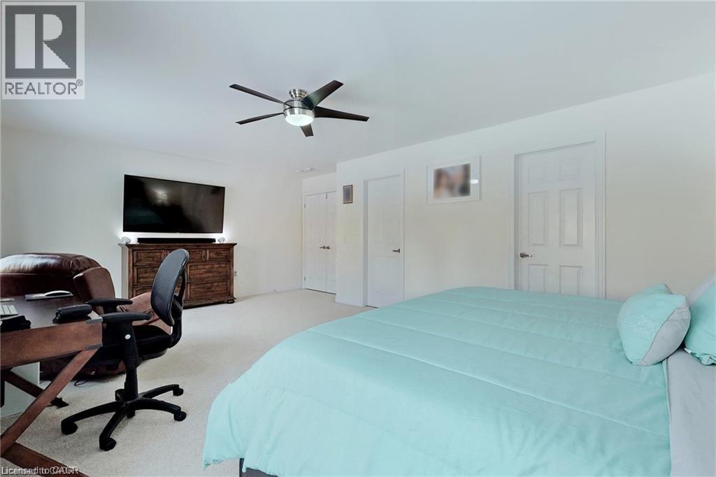 216 HARCOURT CRESCENT - 27