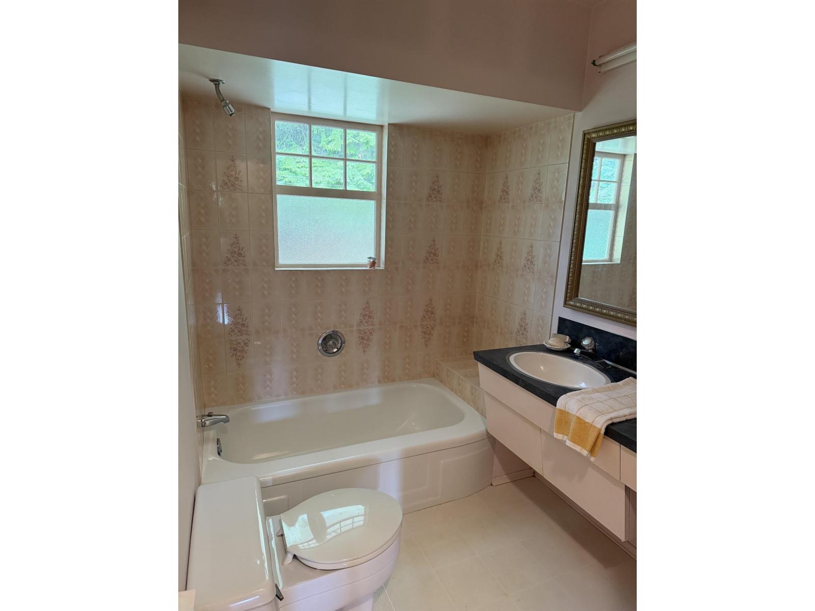 16203 8 AVENUE, Surrey