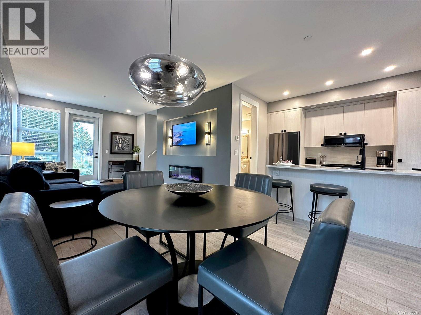 #7 1175 RESORT DR - 10