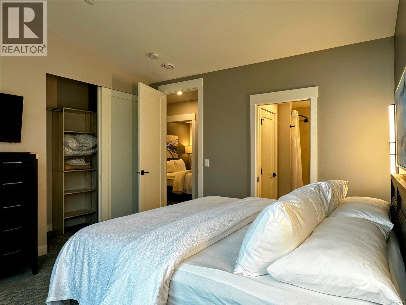 #7 1175 RESORT DR - 23