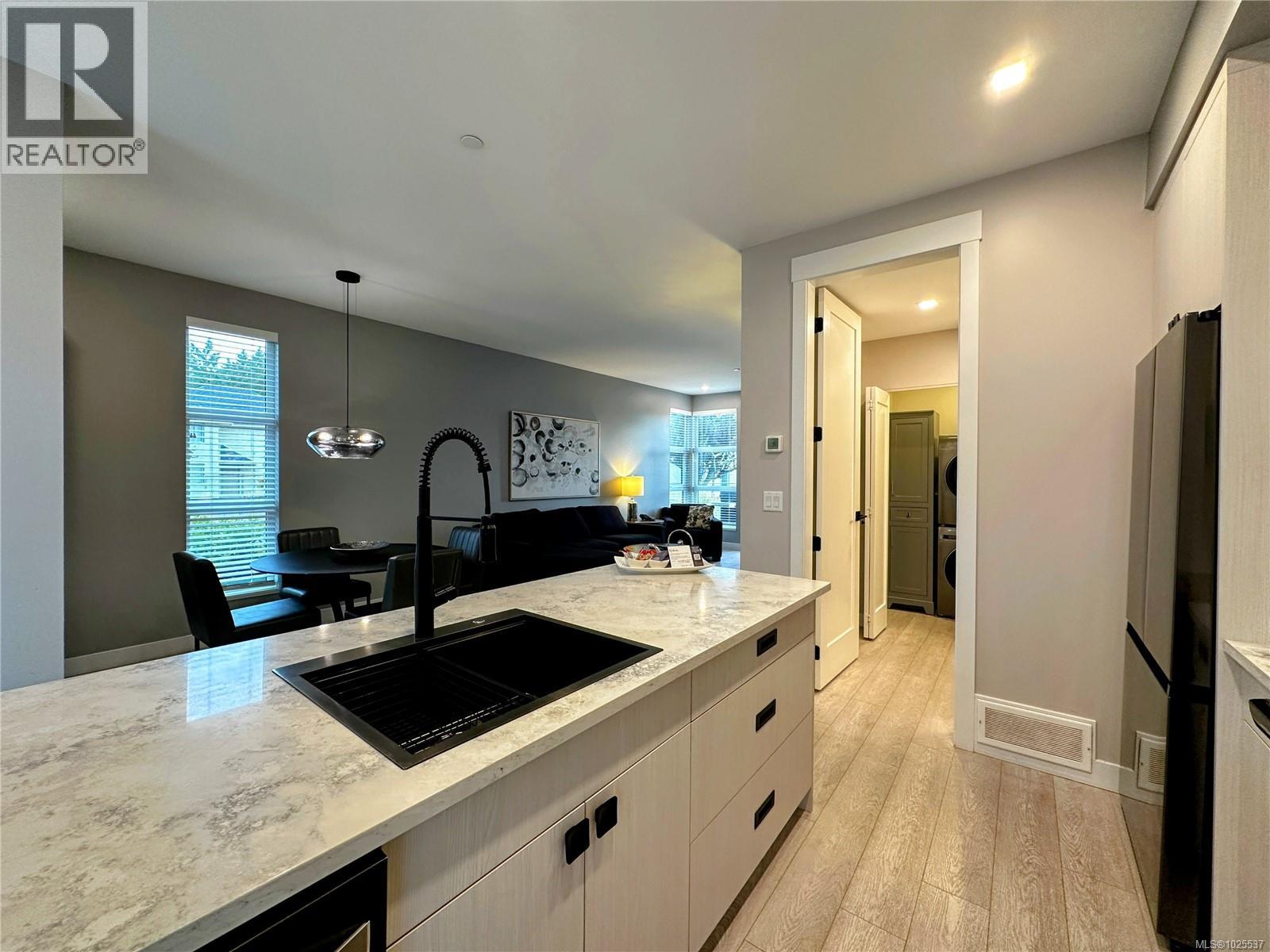 #7 1175 RESORT DR - 33