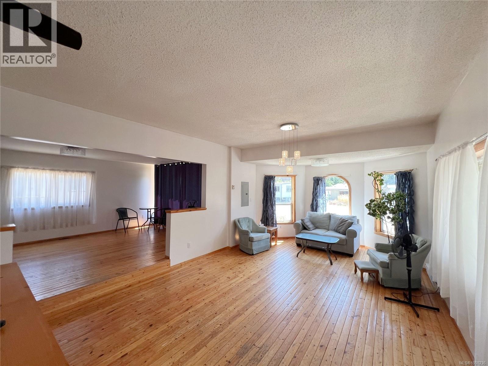 401 Conuma Dr - Photo 2 of 21, Gold River, British Columbia