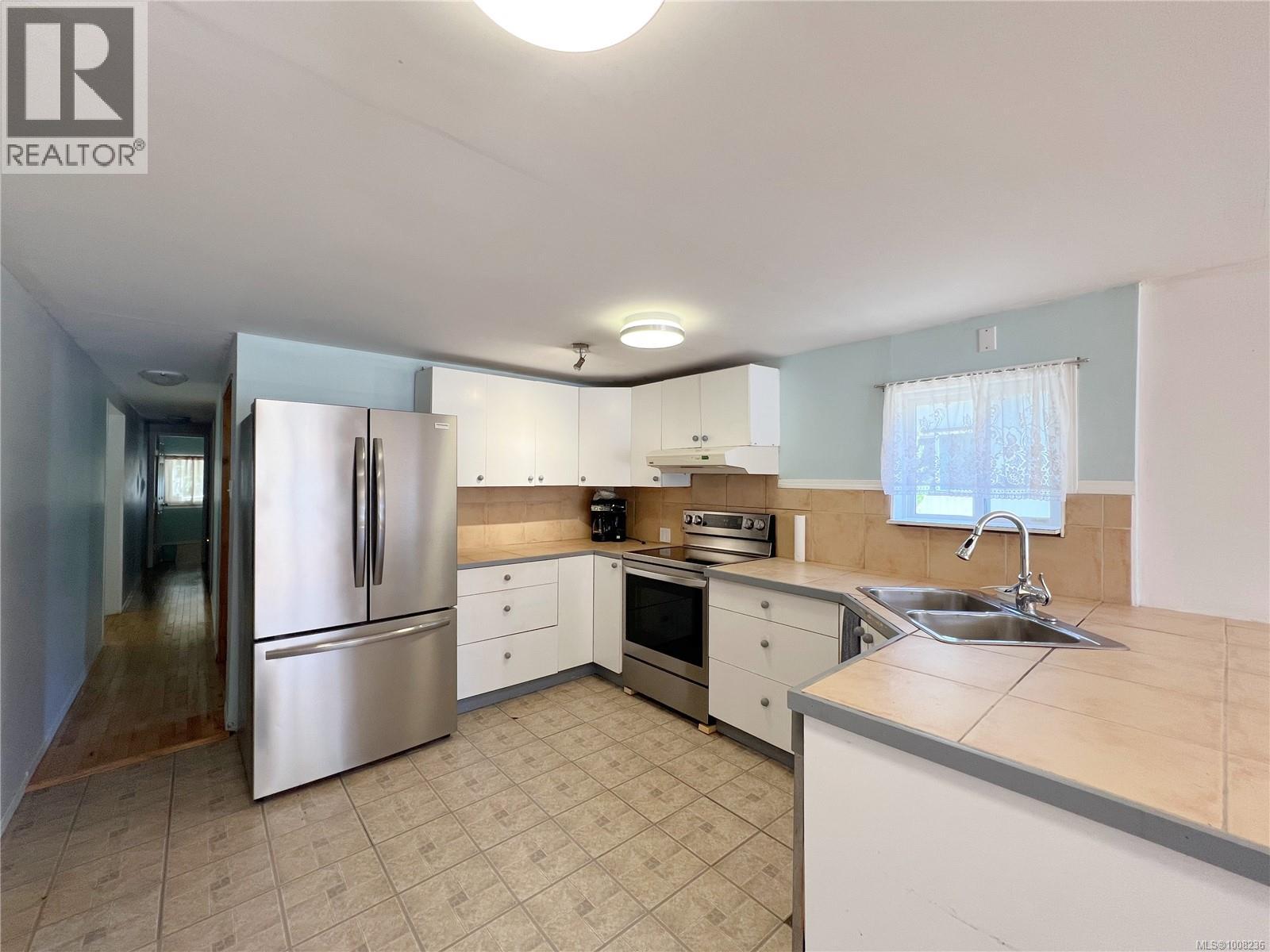 401 Conuma Dr - Photo 5 of 21, Gold River, British Columbia