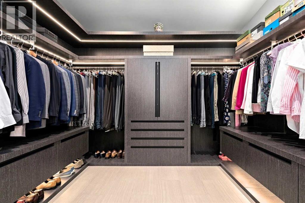 Single Family House for Sale in  Posthill Drive SW Springbank Hill Calgary 