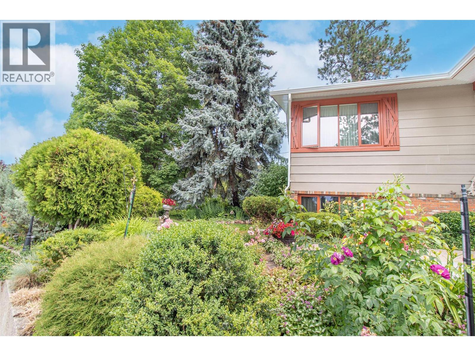  1542 Belgo Road, Kelowna