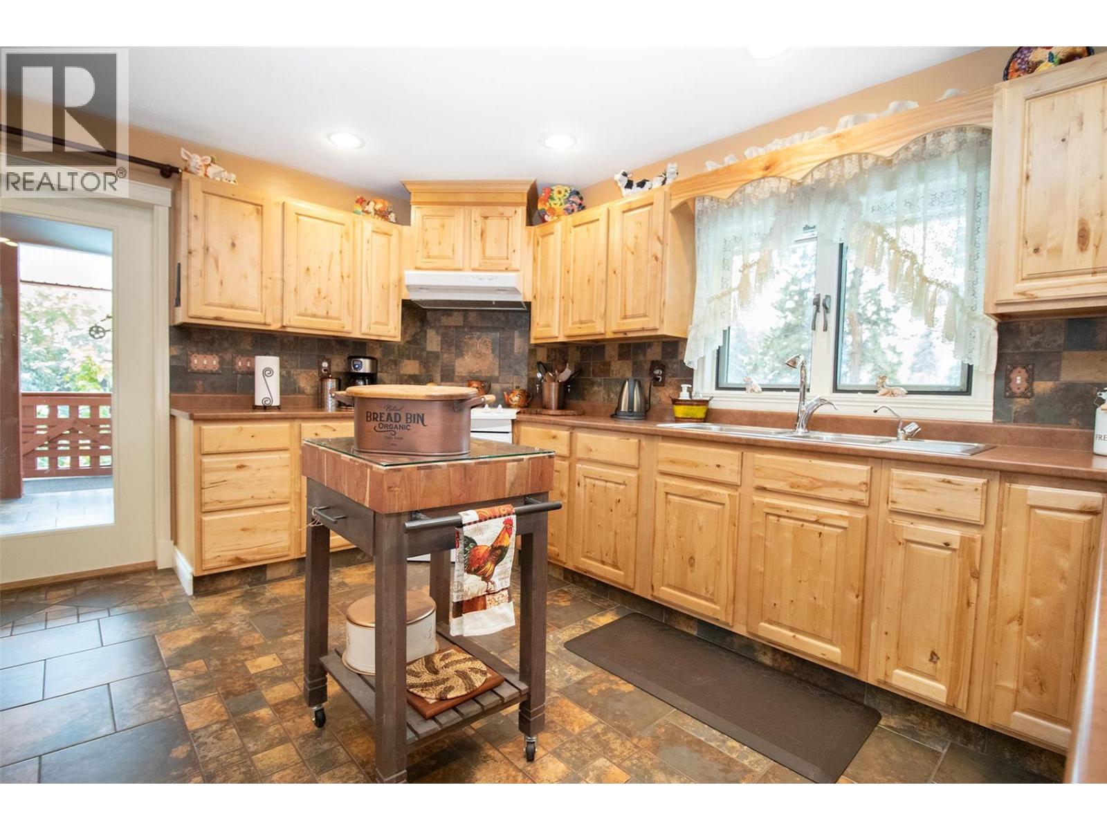  1542 Belgo Road, Kelowna