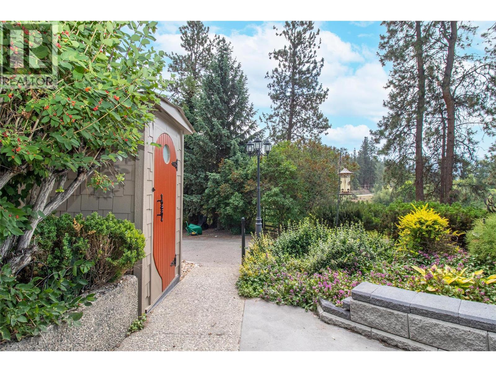  1542 Belgo Road, Kelowna