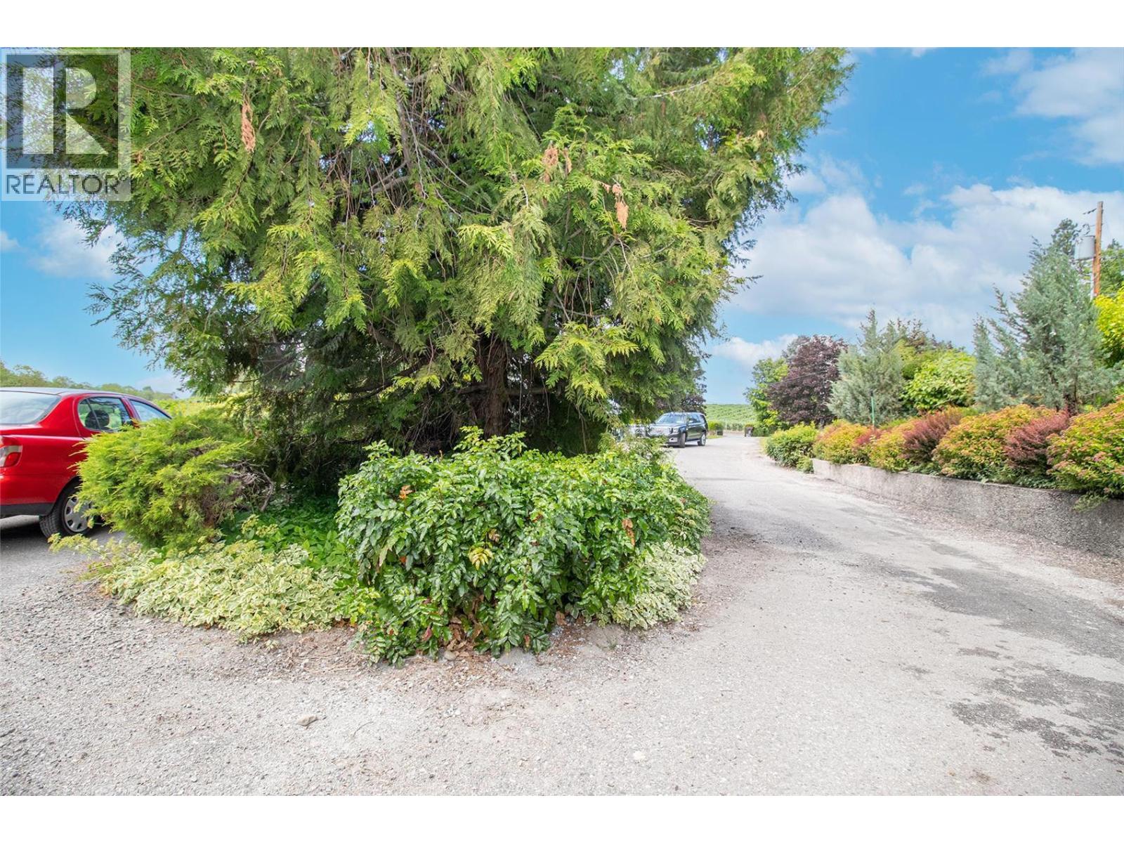  1542 Belgo Road, Kelowna