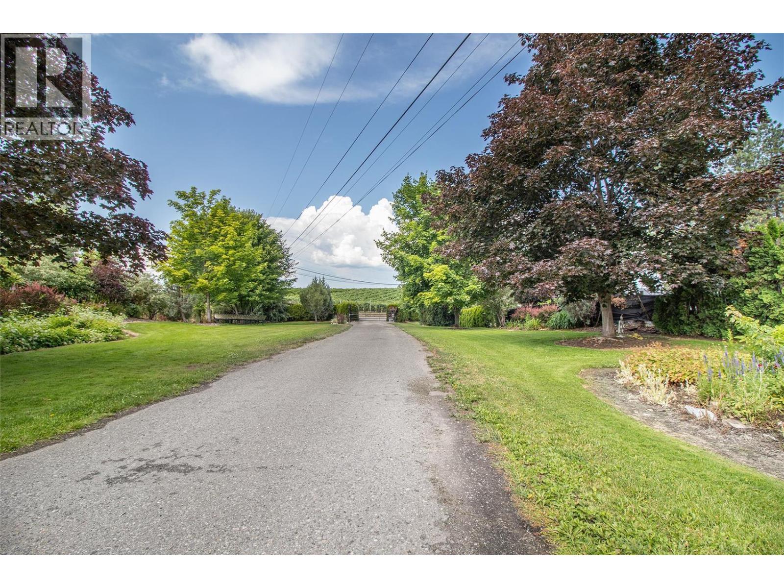  1542 Belgo Road, Kelowna