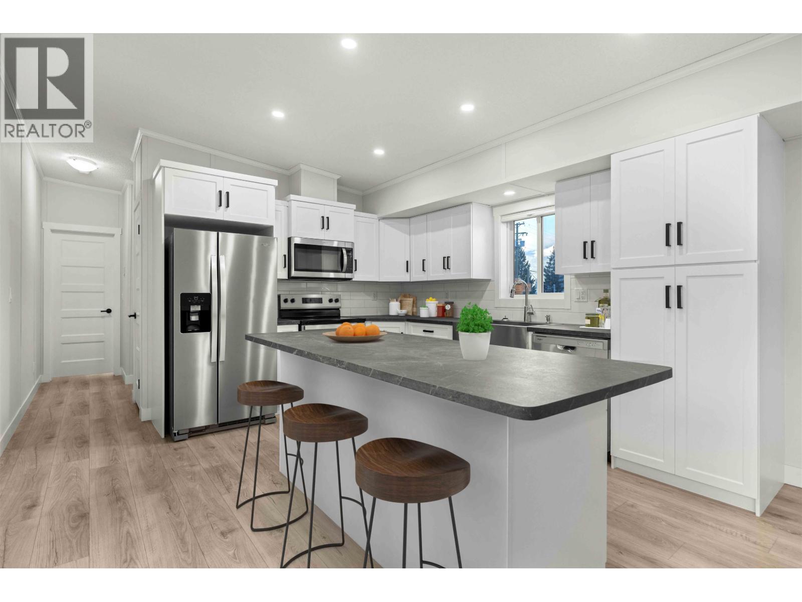 60 7370 HIGHWAY 99, Pemberton