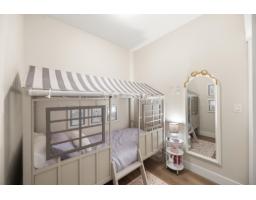 405 11063 Ravine Road, Surrey, BC V0V0V0 Photo 6