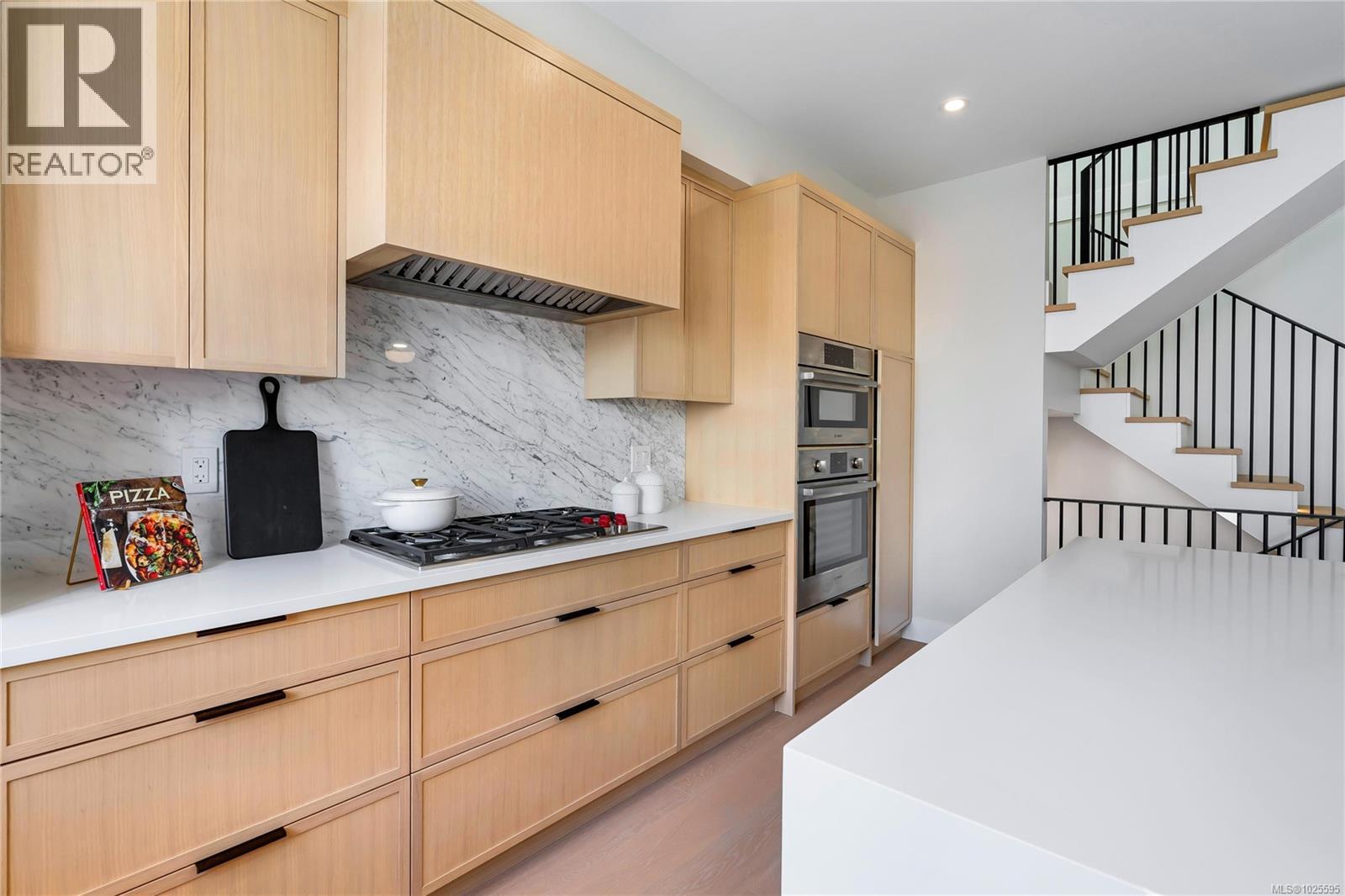 13 2590 Penrhyn Street, Saanich