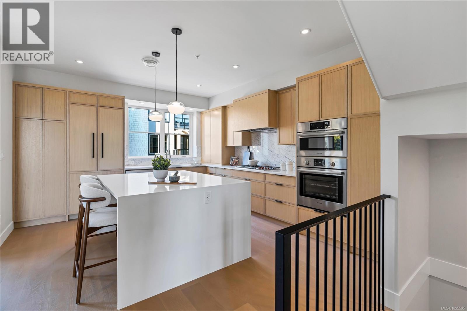13 2590 Penrhyn Street, Saanich
