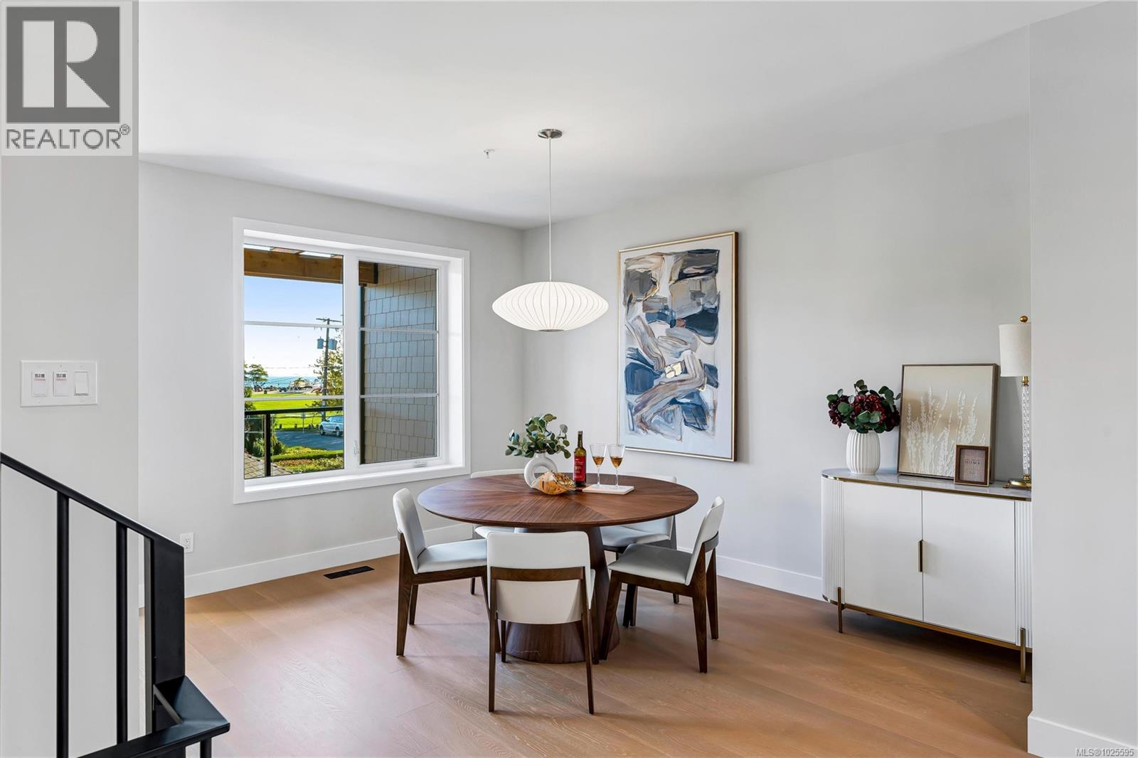 13 2590 Penrhyn Street, Saanich