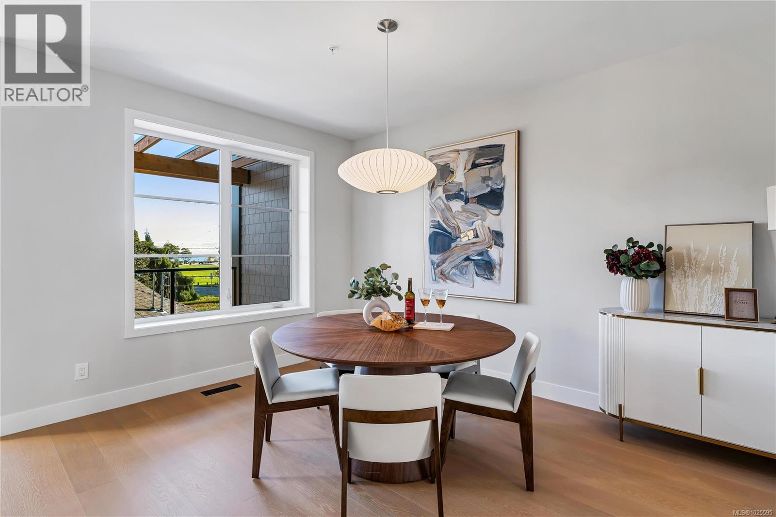 13 2590 Penrhyn Street, Saanich