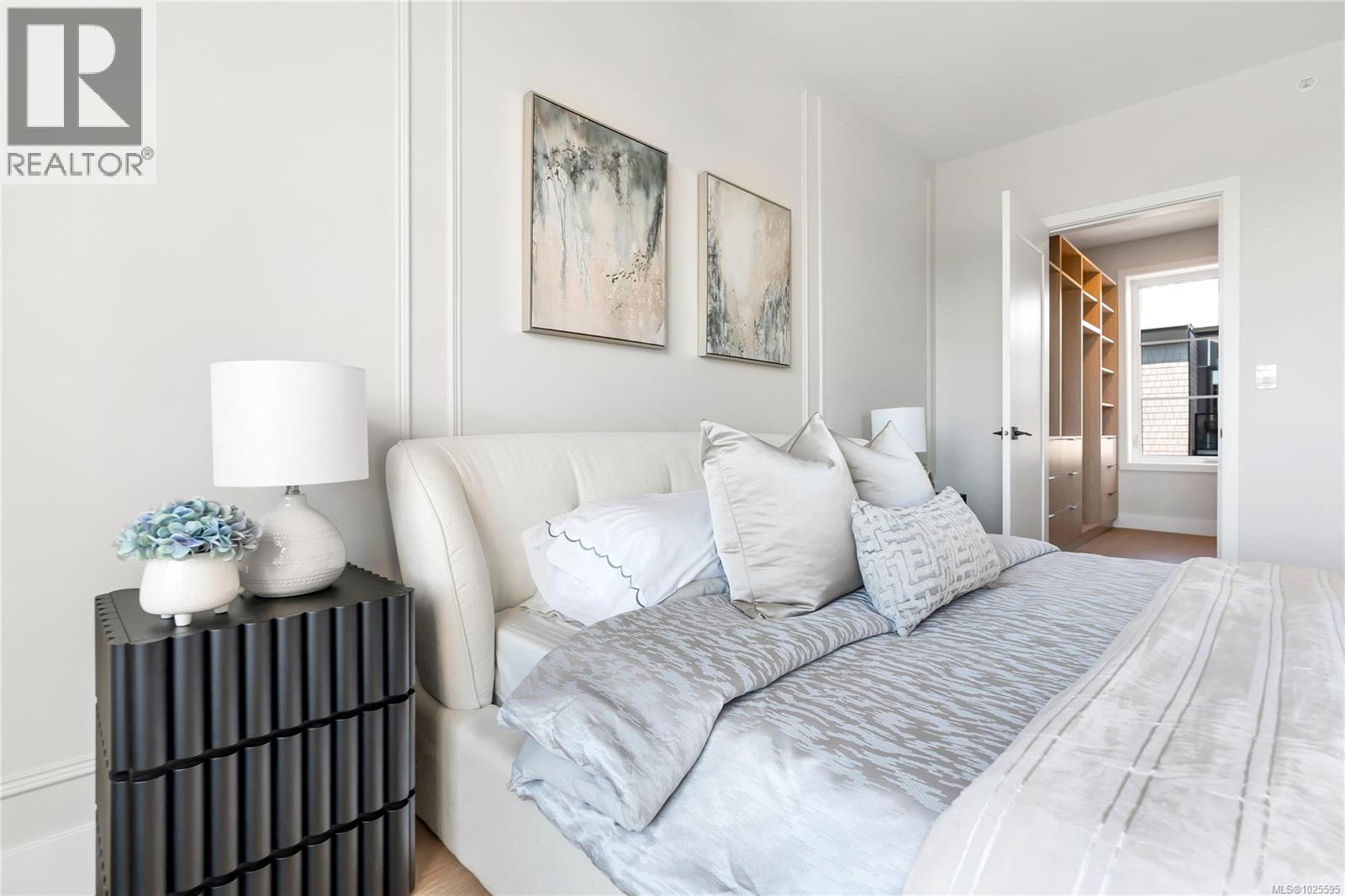 13 2590 Penrhyn Street, Saanich