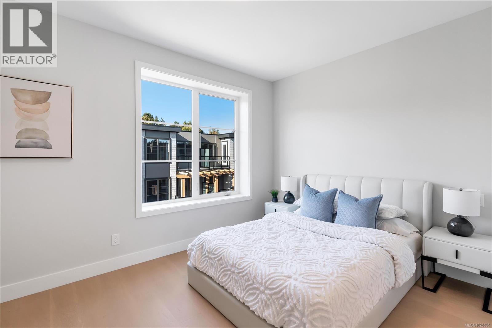 13 2590 Penrhyn Street, Saanich