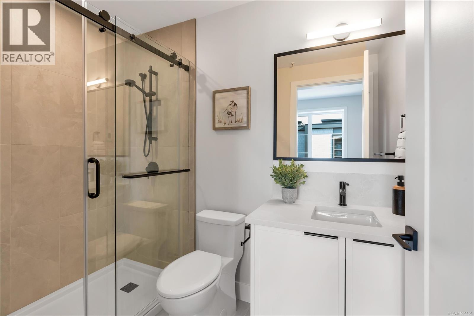 13 2590 Penrhyn Street, Saanich