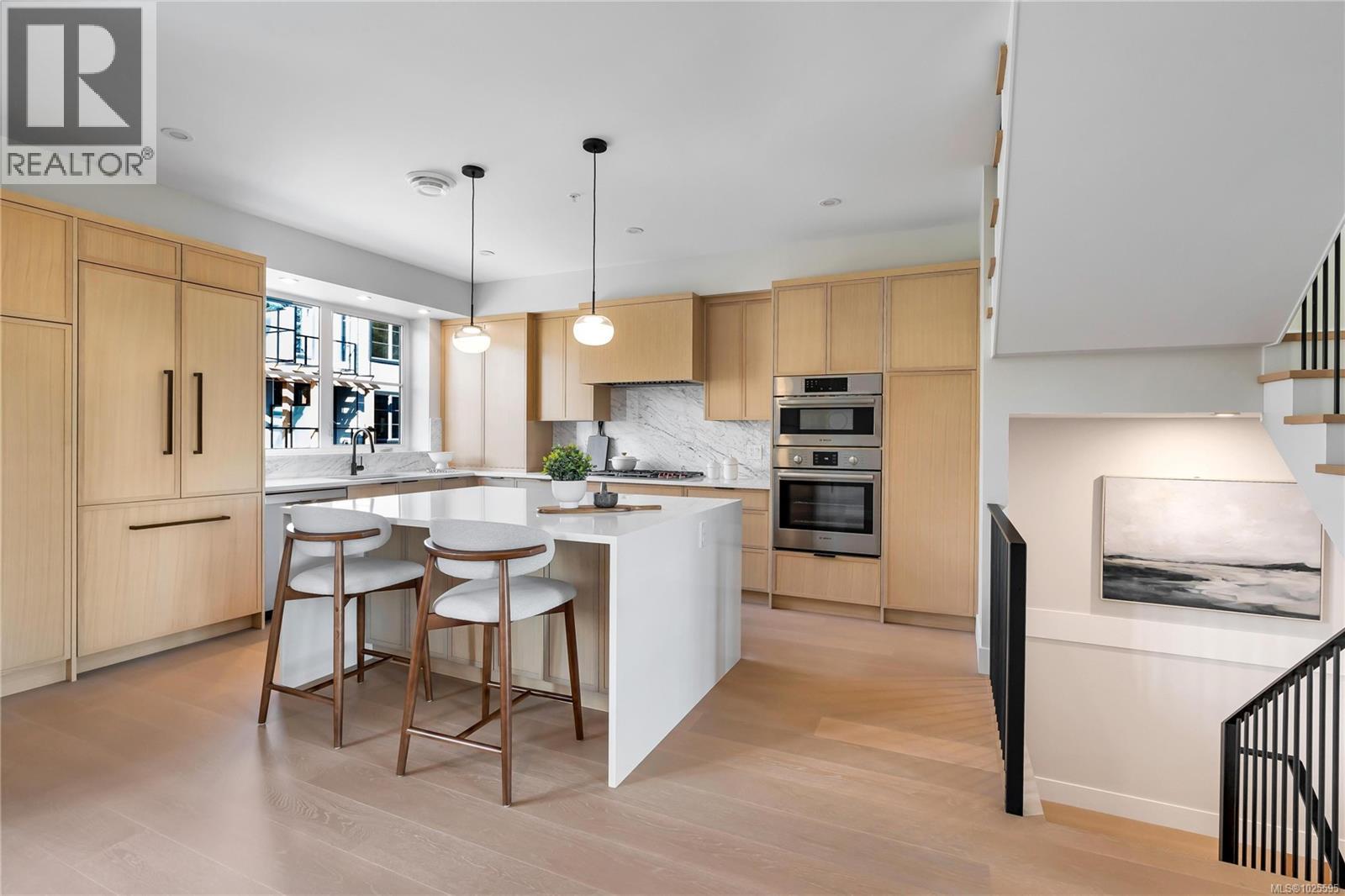 13 2590 Penrhyn Street, Saanich