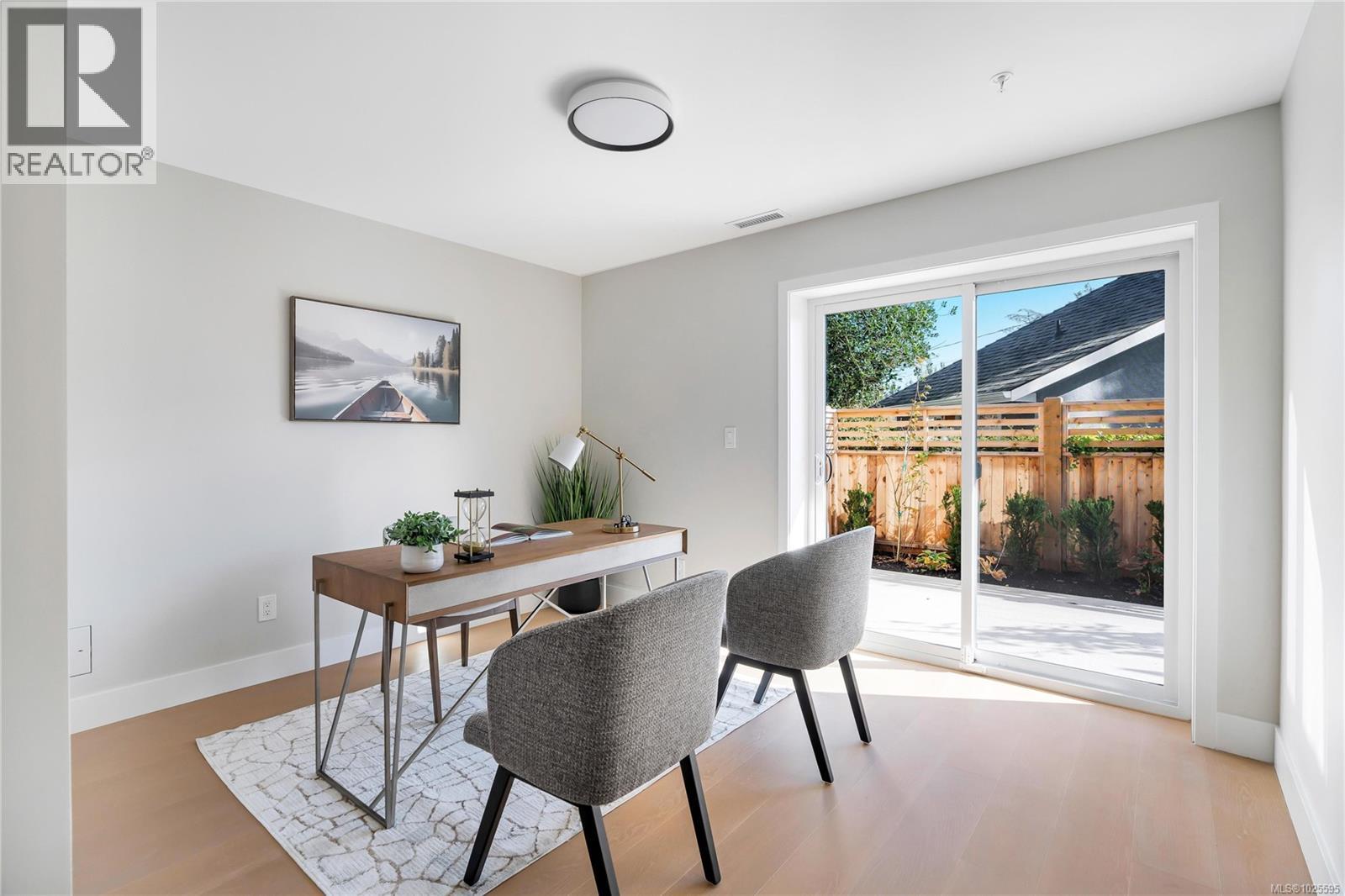 13 2590 Penrhyn Street, Saanich