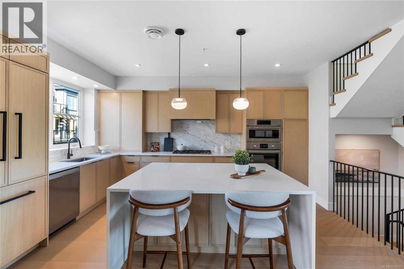 13 2590 Penrhyn Street, Saanich