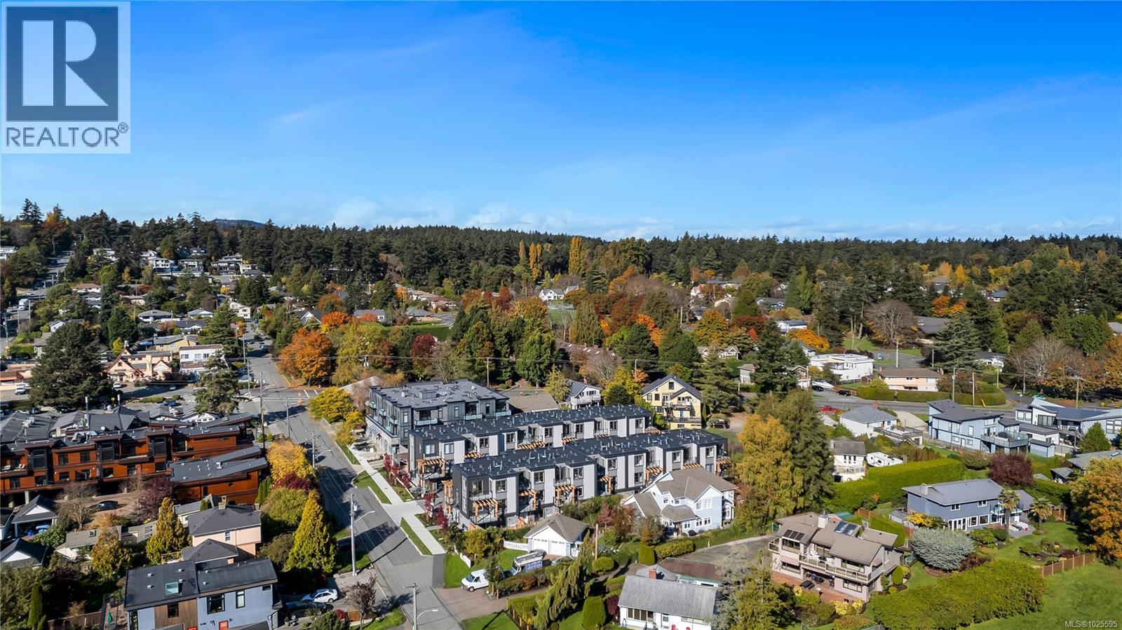 13 2590 Penrhyn Street, Saanich