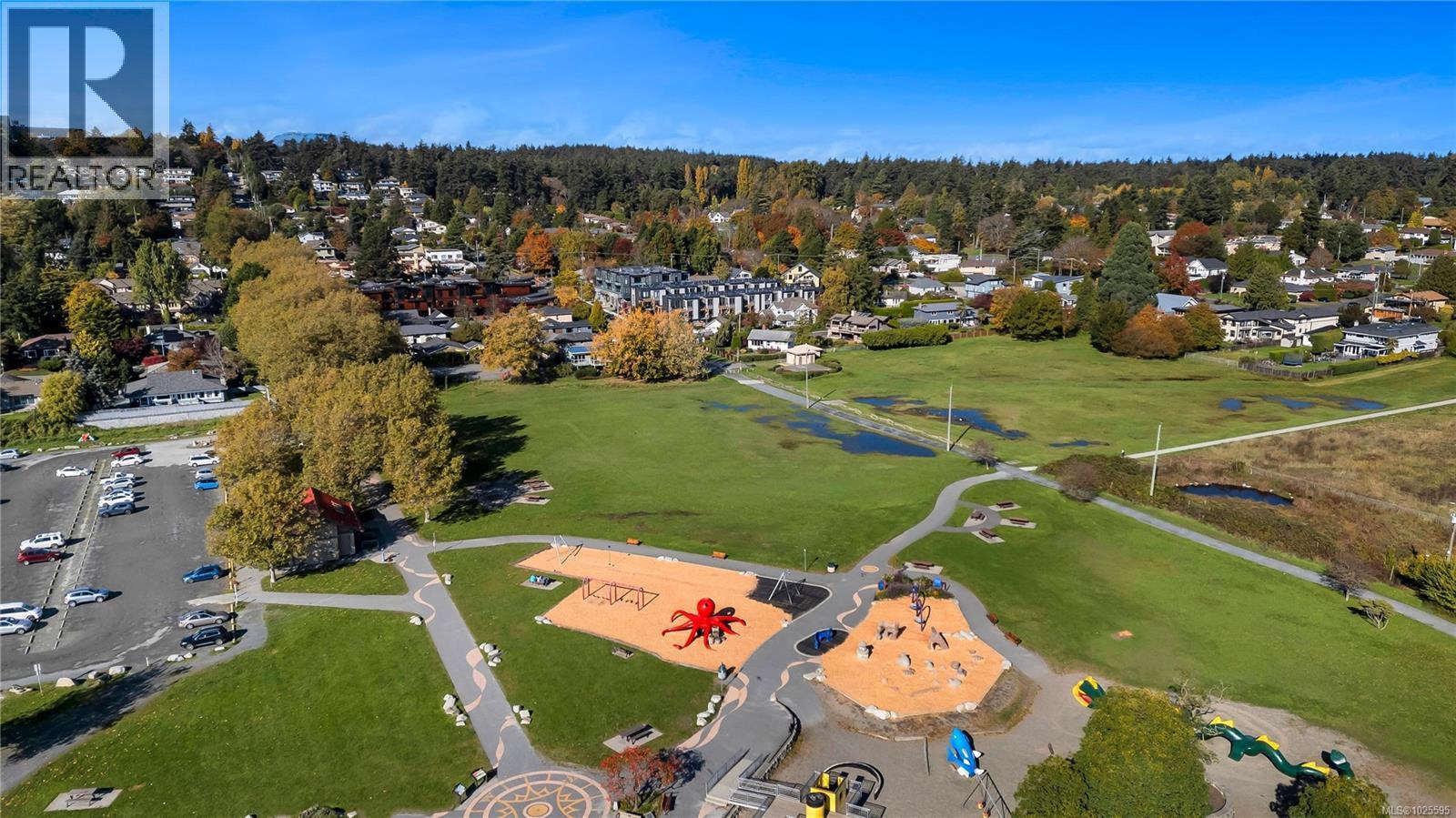 13 2590 Penrhyn Street, Saanich