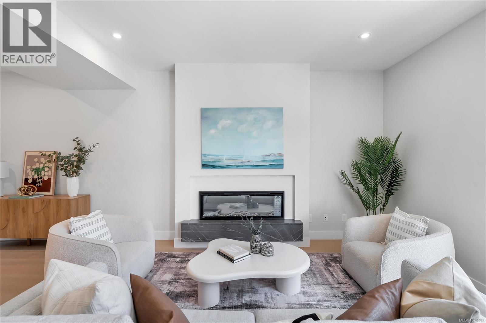 5 2590 Penrhyn Street, Saanich