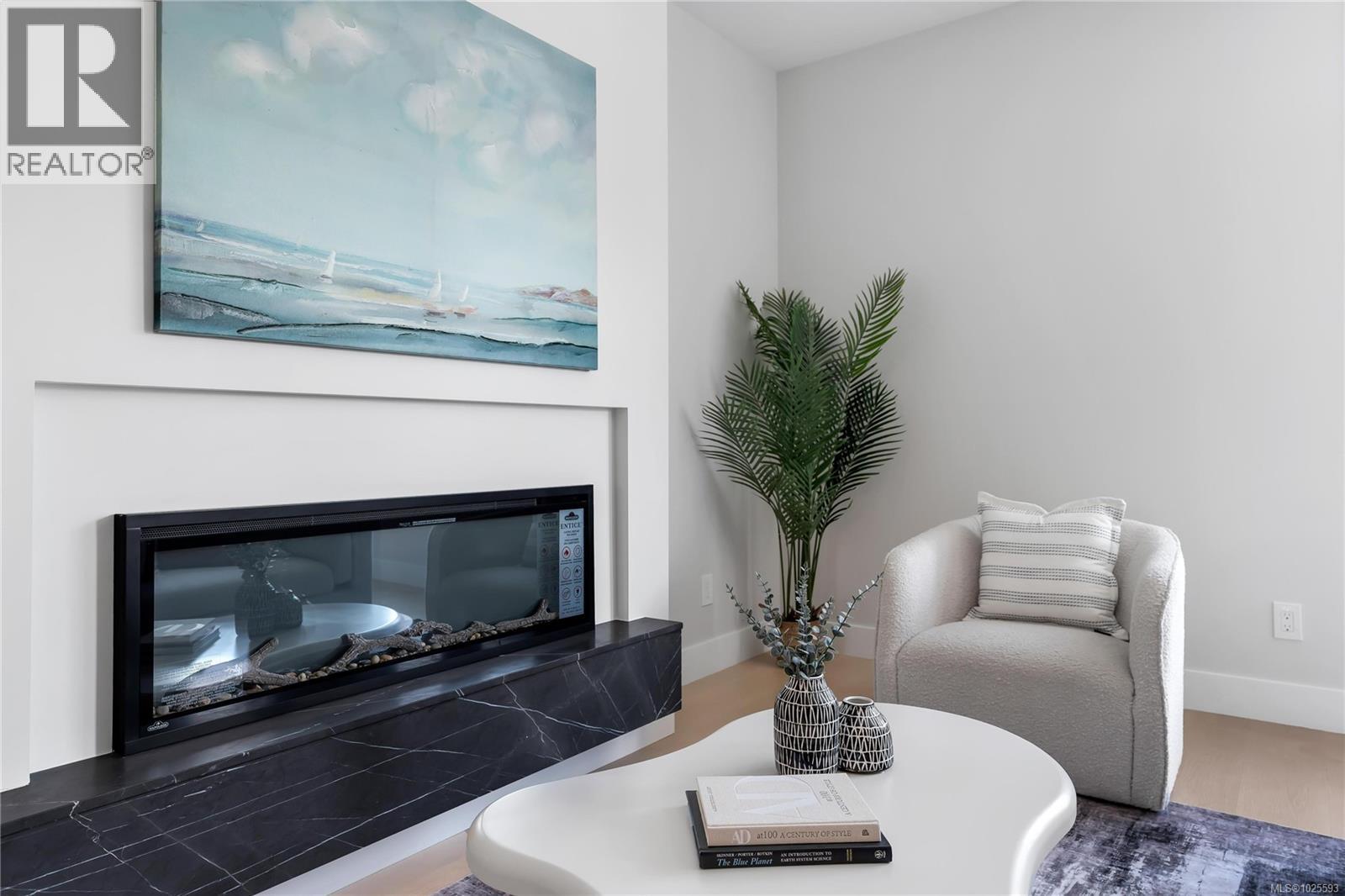 5 2590 Penrhyn Street, Saanich