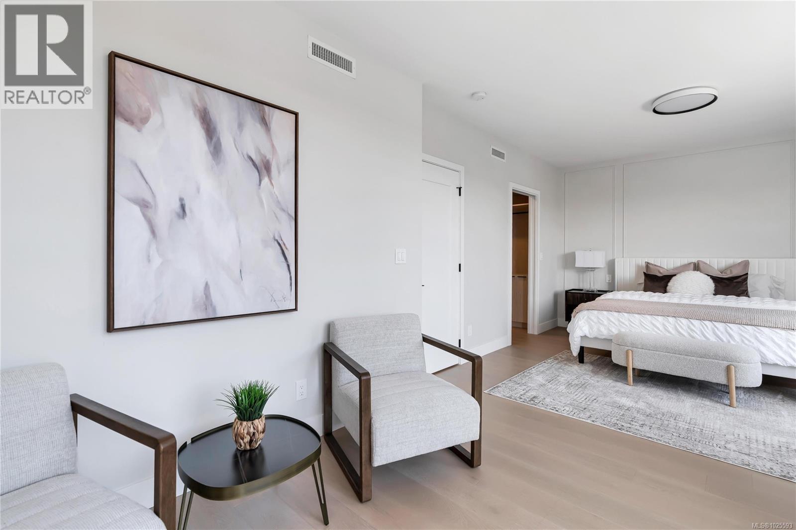 5 2590 Penrhyn Street, Saanich