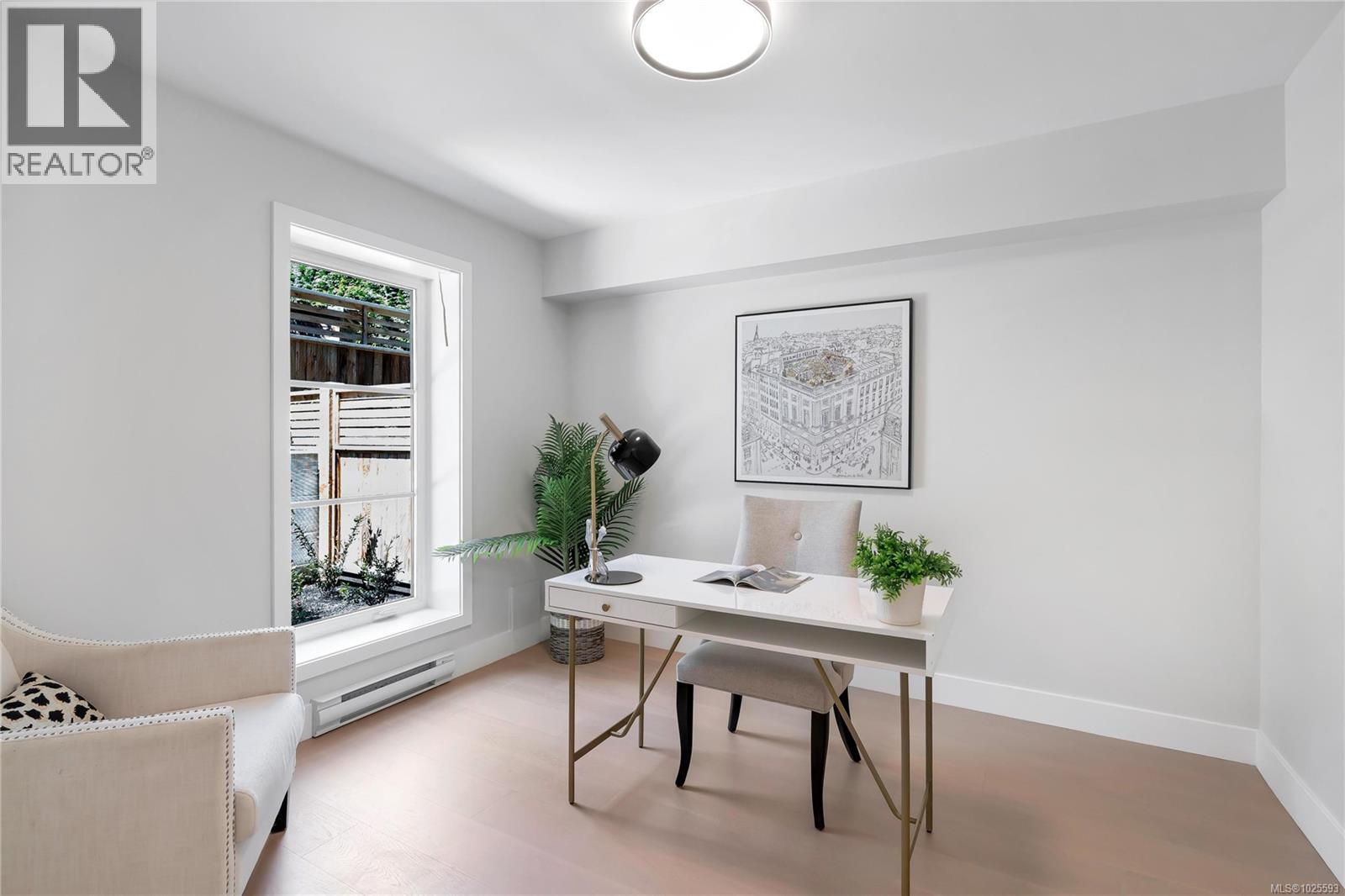 5 2590 Penrhyn Street, Saanich