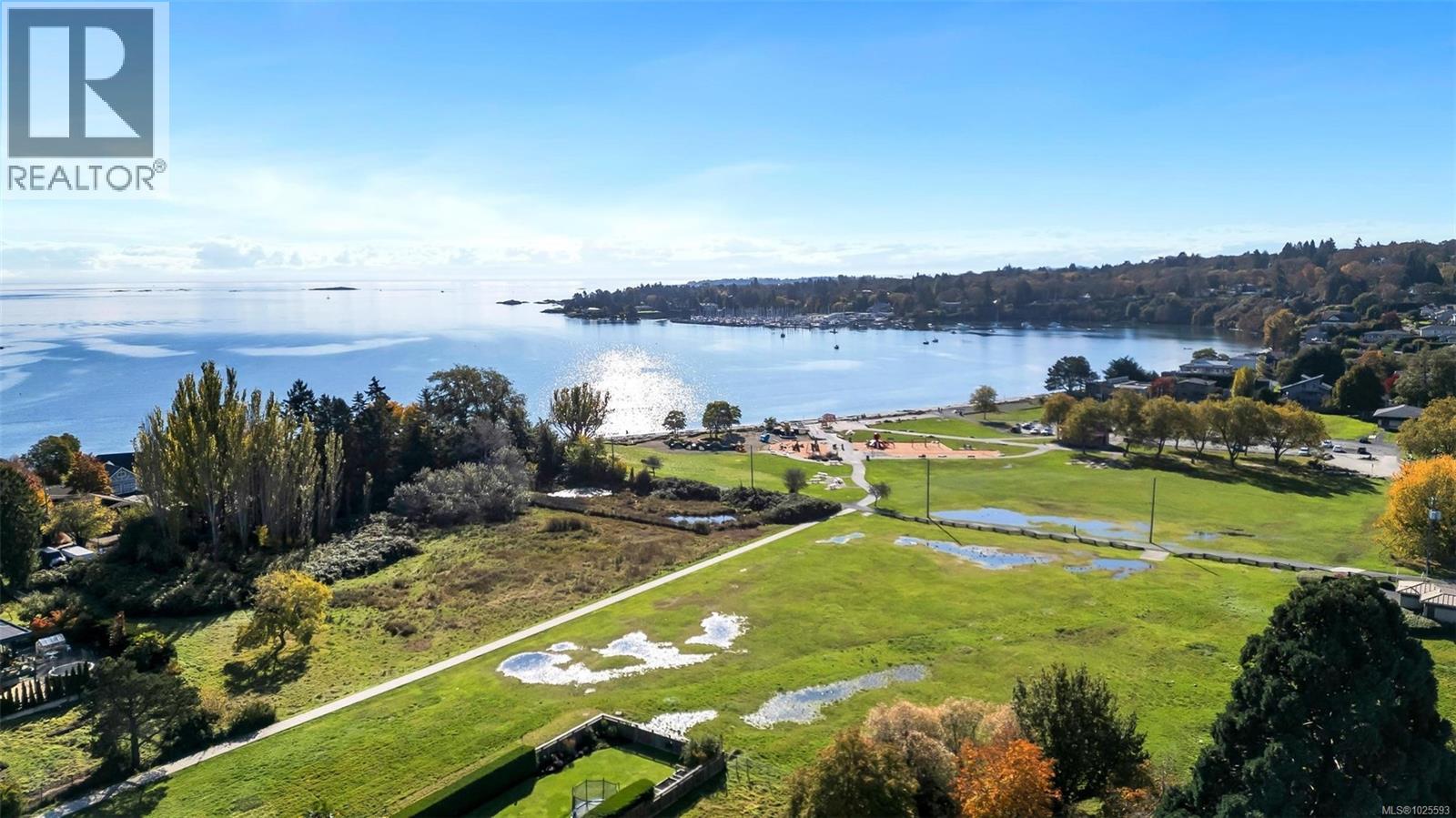 5 2590 Penrhyn Street, Saanich